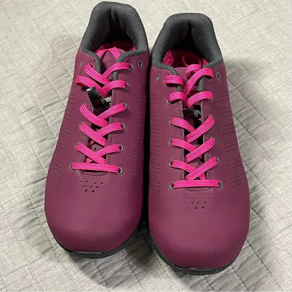 Louis Garneau Women’s 8.5 Opal Magenta Cycling Shoes